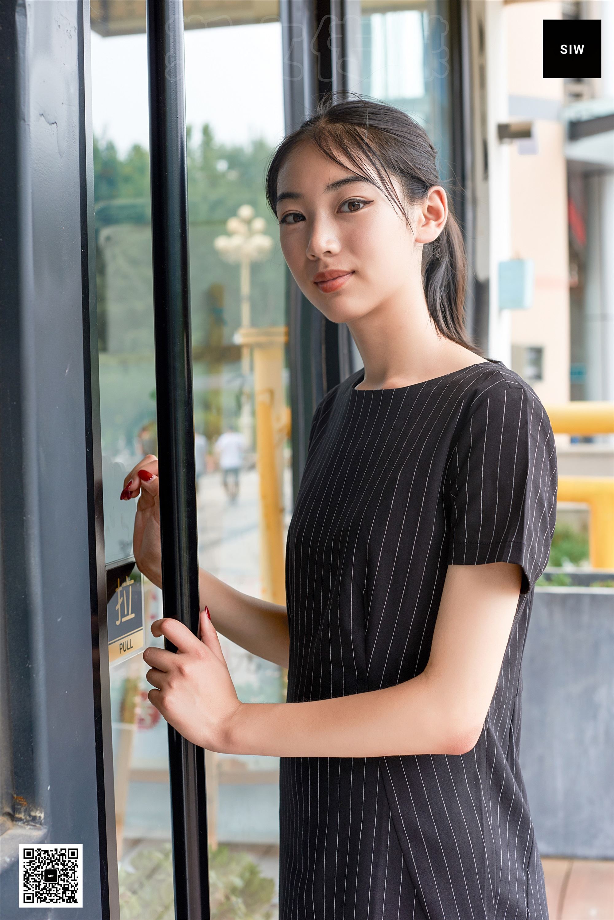 SIW斯文传媒 048 中式条纹小清新短袖连衣裙 - 丽莉